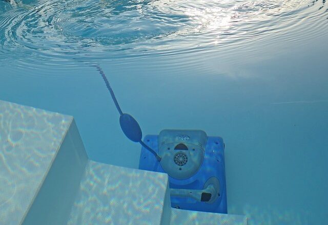 Make A Smart Choice With Pool Cleaning Robots